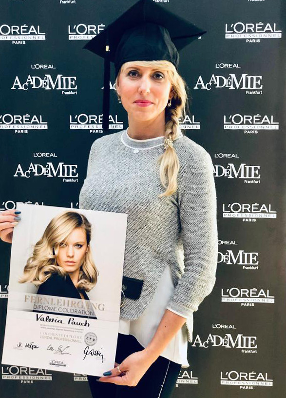 Verleihung Diplom Coloration an Valeria Pauch